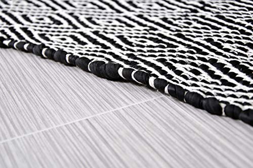 MystiqueDecors Natural White & Black Rug - Checkered Indoor Large
