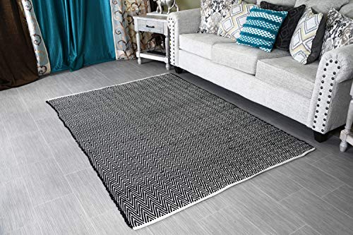 MystiqueDecors 3x5' Rug for Living Room - Natural White & Black Zigzag Hand Woven Design Indoor Non-Slip Eco-Friendly 100% Cotton Area Rug (36 X 60)