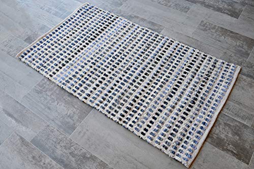 MystiqueDecors Natural White & Blue Rug -Checkered Indoor Large Door Mat - Non-Slip Eco-Friendly 100% Denim & Cotton Chindi Area Rug (27"X45")