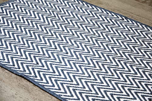 KOZYFLY Striped Outdoor Rug 2x3 Ft Front Door Rug Gray and White