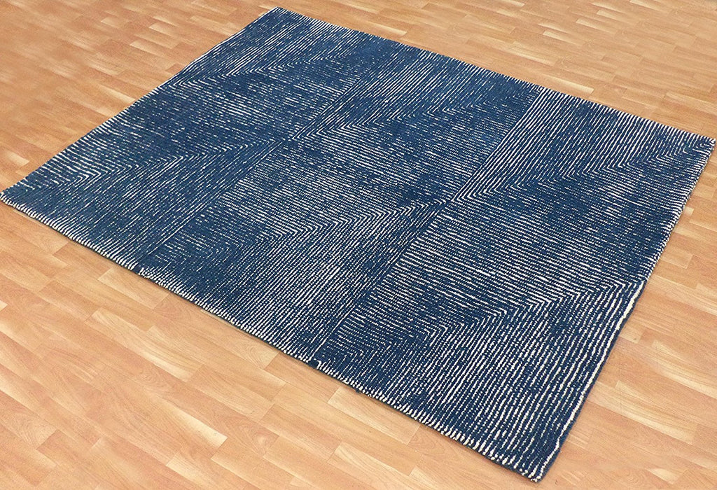 5x8 ft Blue & White Woolen Area Rug